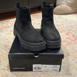 Black Chunky Chelsea Bootie